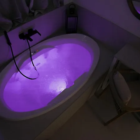 San Michele & Private - Via Santa Cesarea 3*