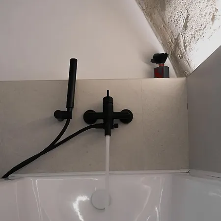 San Michele & Private - Via Santa Cesarea 3*